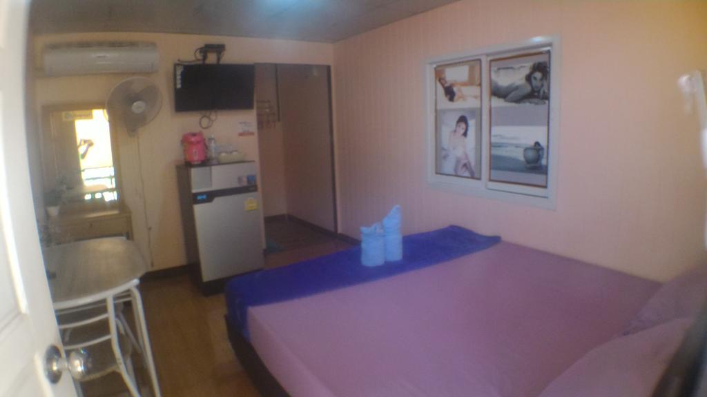 Hi Tech Resort Kabin Buri Esterno foto
