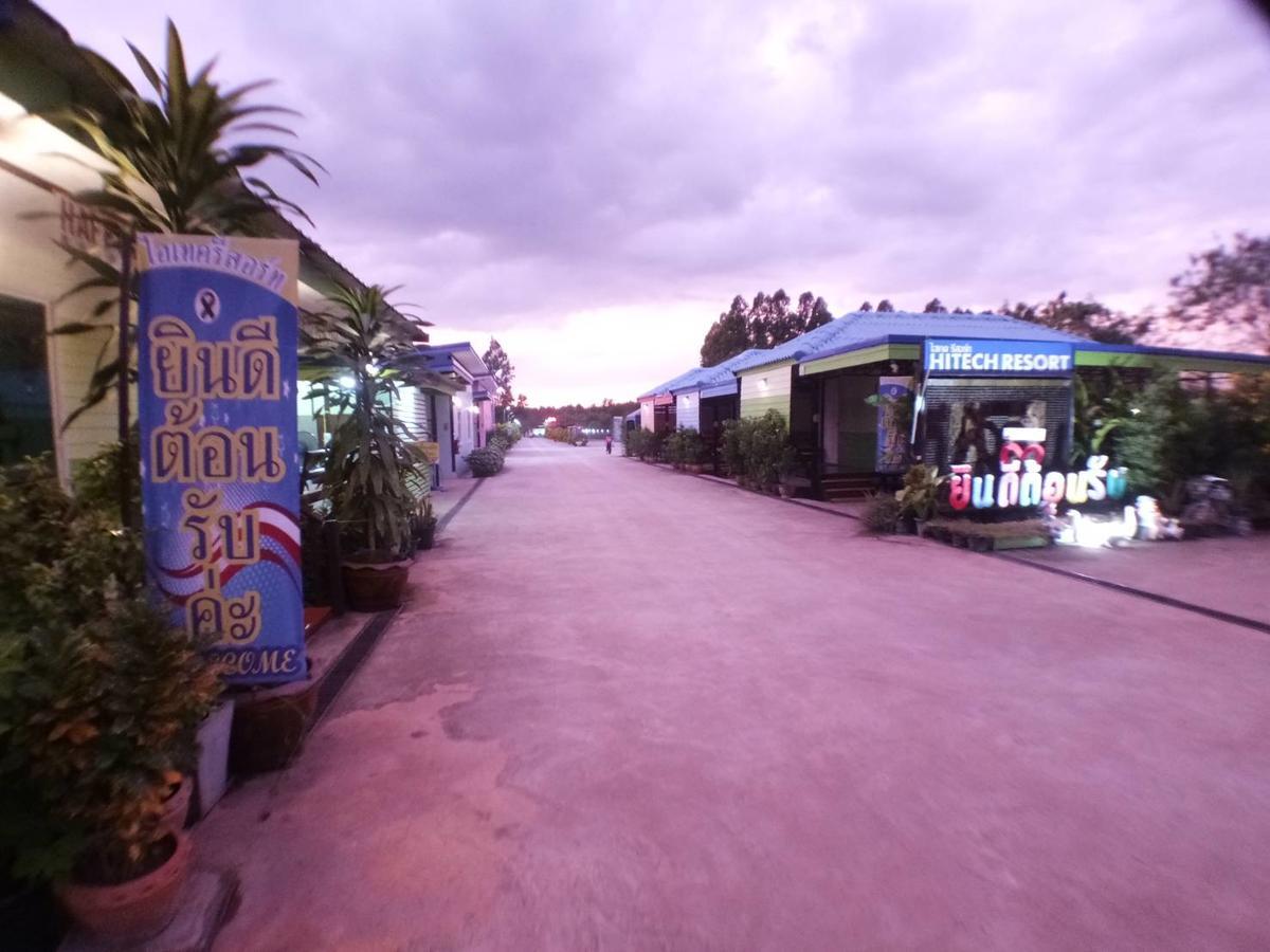 Hi Tech Resort Kabin Buri Esterno foto