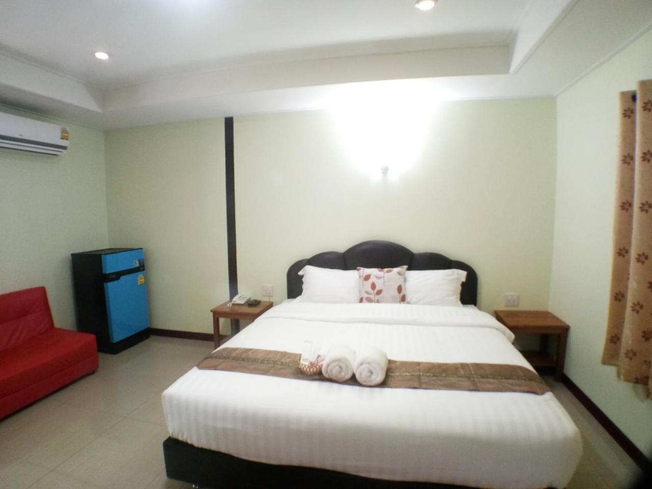 Hi Tech Resort Kabin Buri Esterno foto