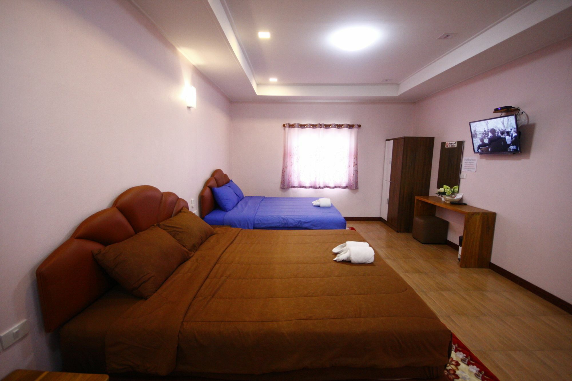 Hi Tech Resort Kabin Buri Esterno foto
