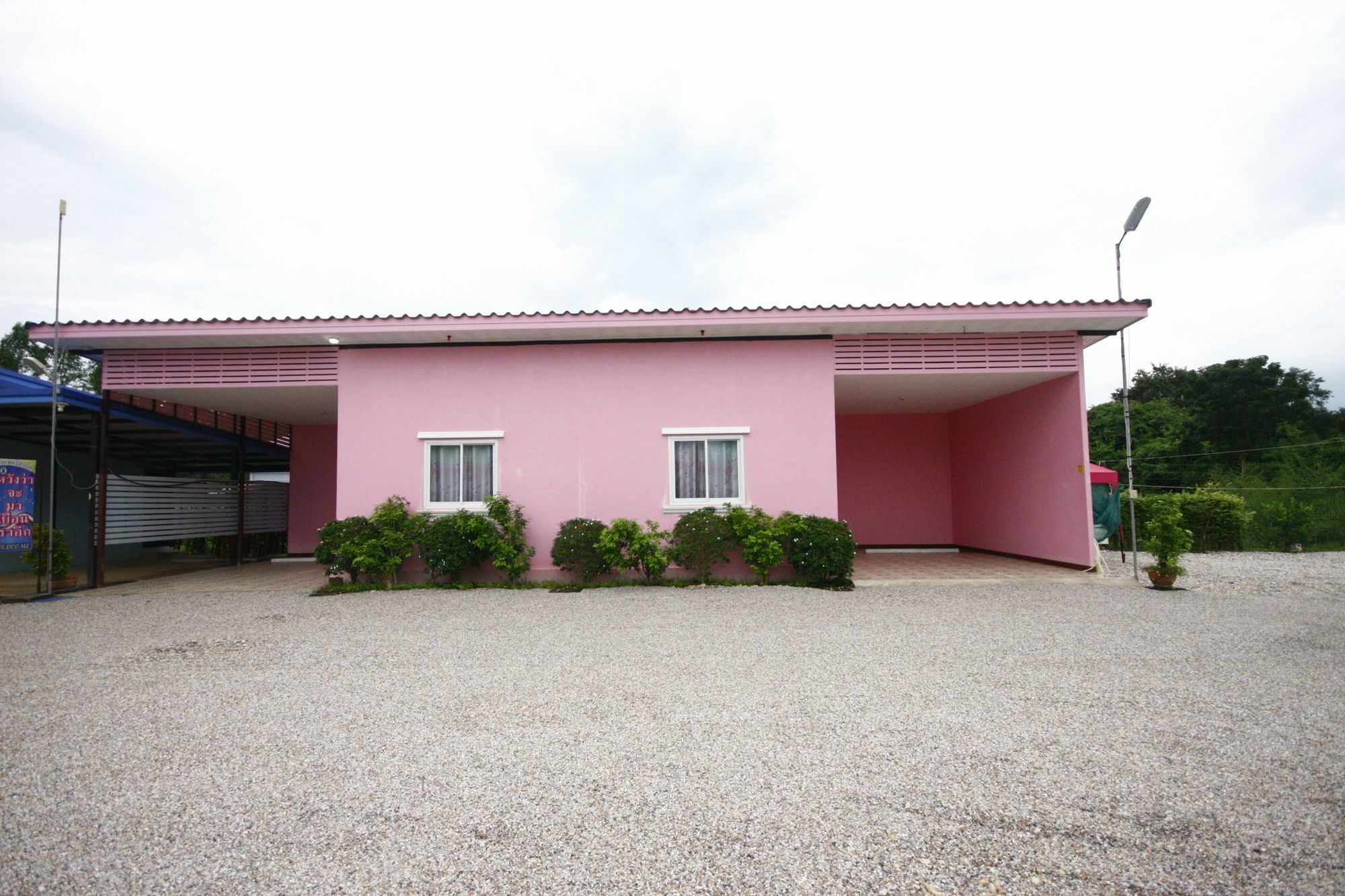 Hi Tech Resort Kabin Buri Esterno foto