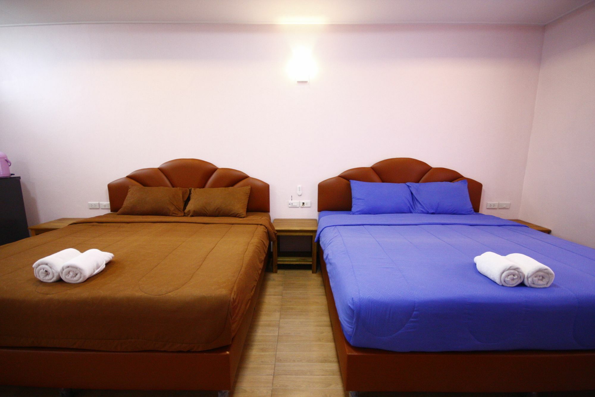 Hi Tech Resort Kabin Buri Esterno foto