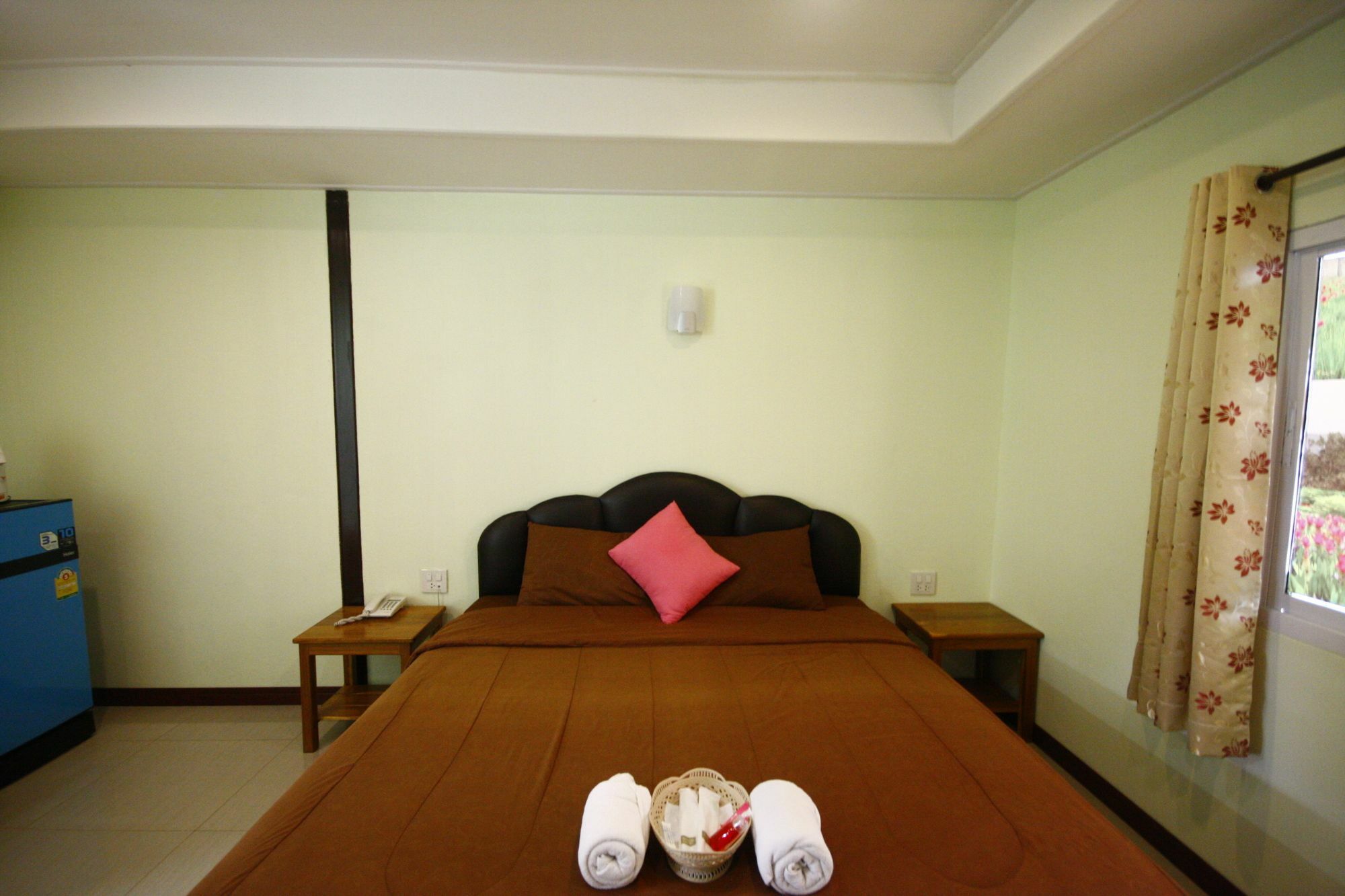 Hi Tech Resort Kabin Buri Esterno foto